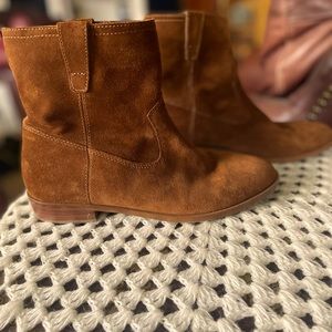 Women’s size 8 brown suede ankle boots.
